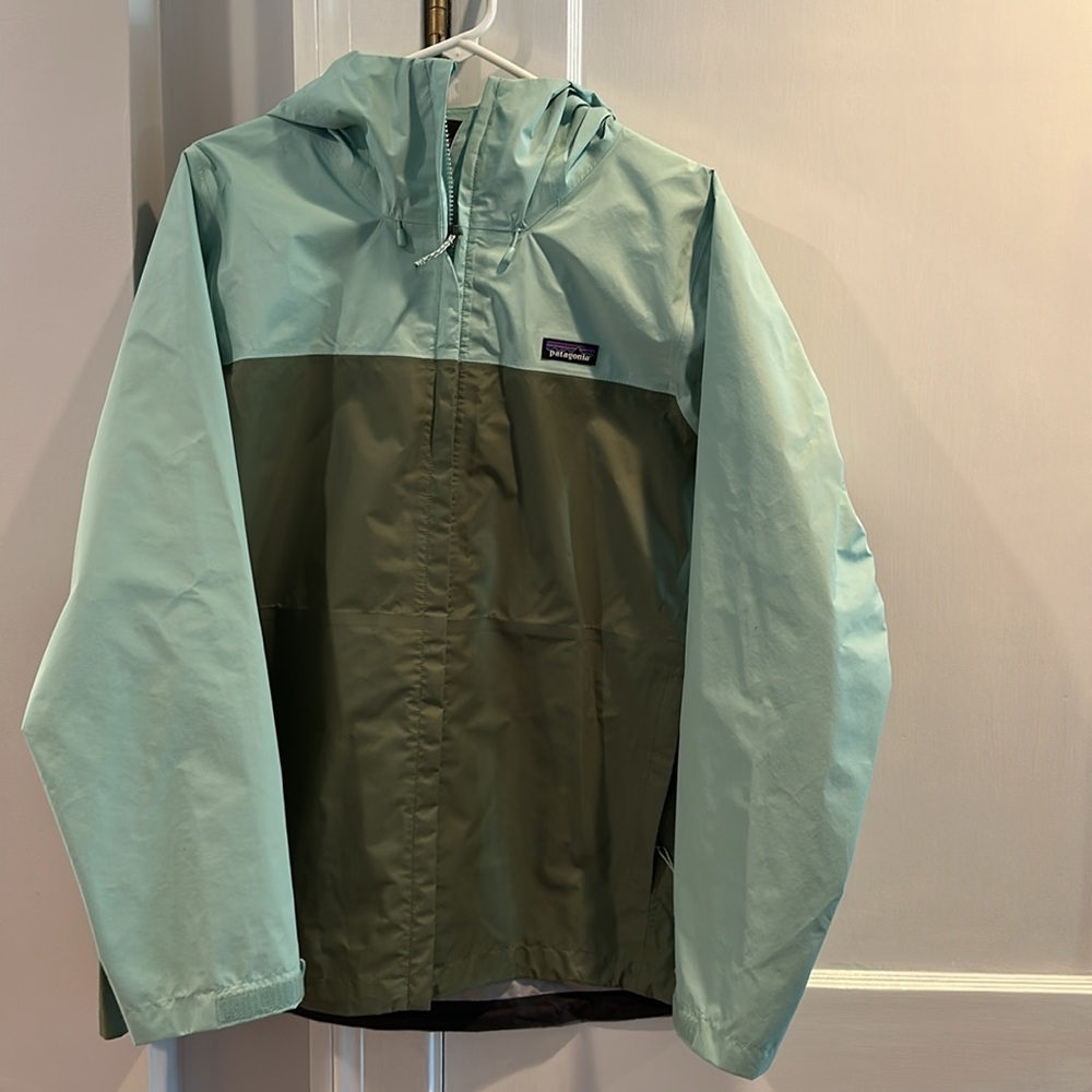 New without tags Patagonia Torrentshell 3L rain jacket women’s XL